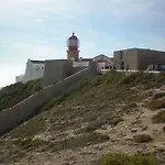 Sagres, Aloha House, 500 Meters From Tonel Feriehus *