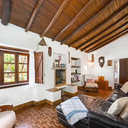 Дом отдыха Sagres, Aloha House, 500 Meters From Tonel